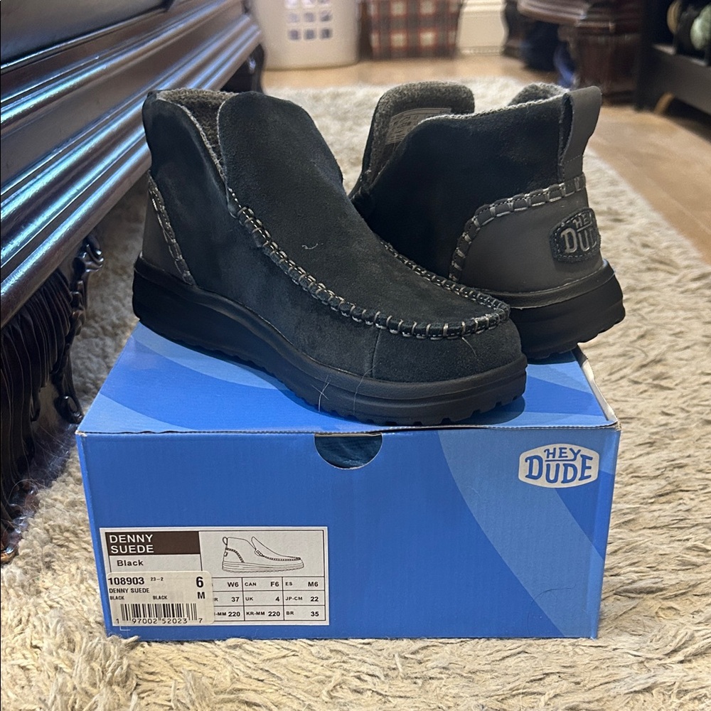 Hey Dude Women’s Black Suede boot